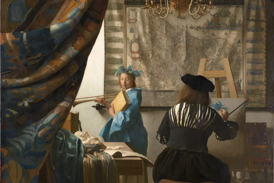 Peinture d'un peintre vu de dos devant son chevalet, peignant une jeune femme en bleu éclairée par une fenêtre sur la gauche